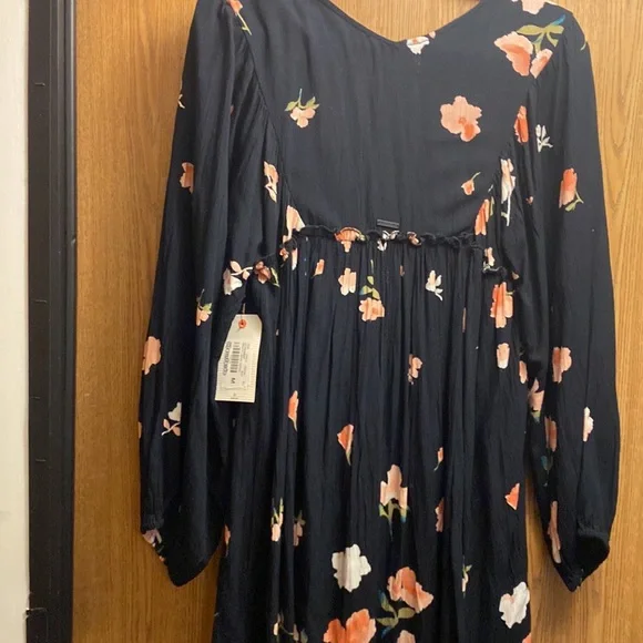 NWT Billabong baby doll dress black floral - Picture 6 of 7